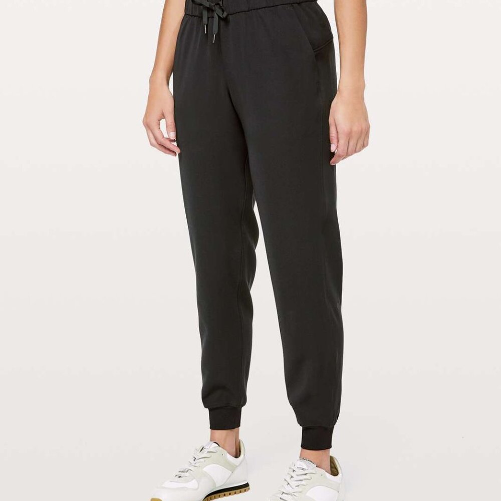 Lululemon On The Fly Jogger Woven Black